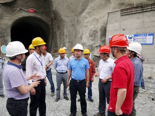 華電集團領(lǐng)導、專家蒞臨局固滴項目檢查指導工作 