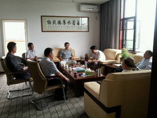 傅傳文及局專家組一行到燕子坡項目部檢查度汛工作并拜會伊力集團領(lǐng)導 