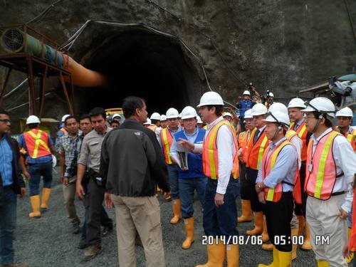 厄瓜多爾總統(tǒng)視察厄瓜多爾TP水電站工程項目