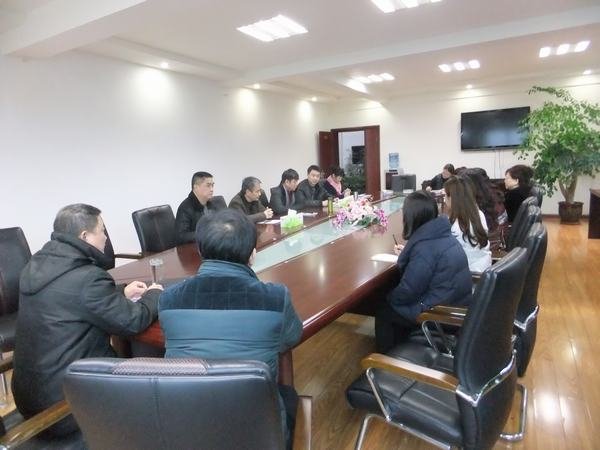 王裕明一行到局都江堰辦事處對擬任干部進行考察