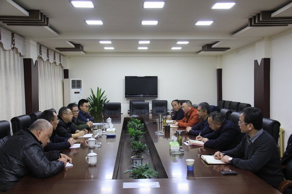 都江堰建行肖峰一行到工程局調研 