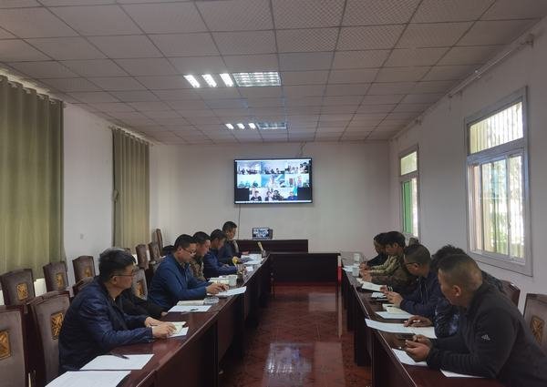 三分公司傳達(dá)學(xué)習(xí)工程局公司黨代會、工代會、職代會精神 