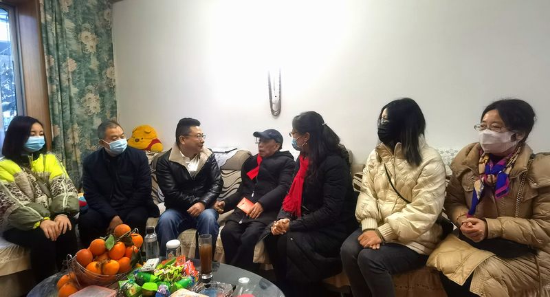 工程局公司開展春節走訪慰問離退休老干部及困難職工活動
