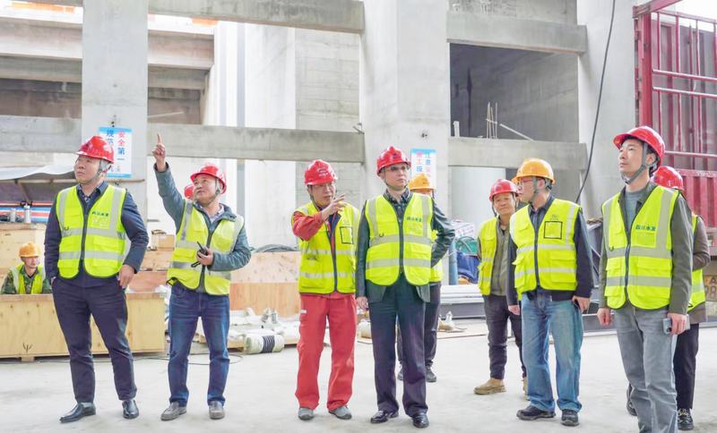 公司黨委書記、董事長代勇一行到虎渡溪項目開展調研