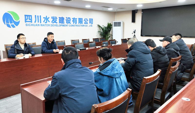 集團(tuán)相關(guān)部門到公司總部開(kāi)展春節(jié)前車輛安全檢查