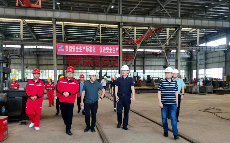 向家壩公司董事長代勇、投資公司總經(jīng)理郎波蒞臨機電安裝分公司實地考察調(diào)研