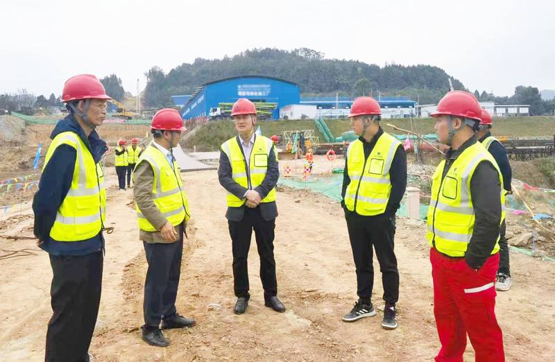 袁斌突擊檢查亭子口項(xiàng)目抓安全保落實(shí)情況