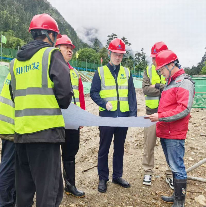 袁斌到九龍縣三四溝、麻窩溝水電站調研指導工作